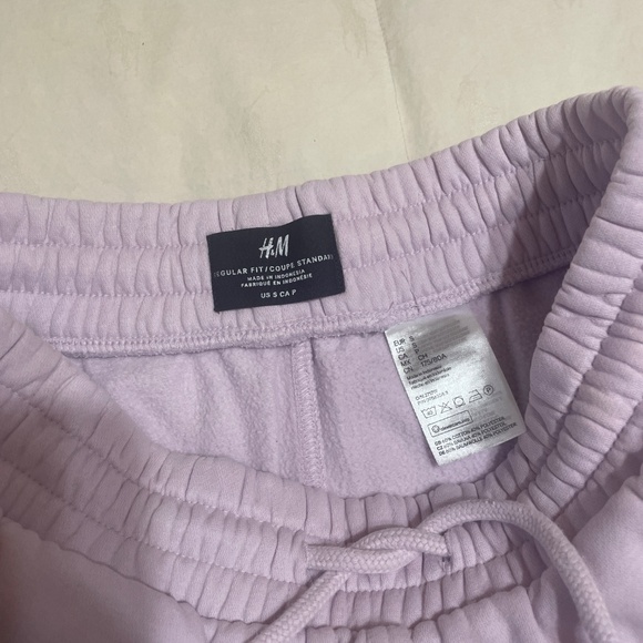 🌸 H&M Lavender Lounge Shorts Size S - Picture 3 of 4